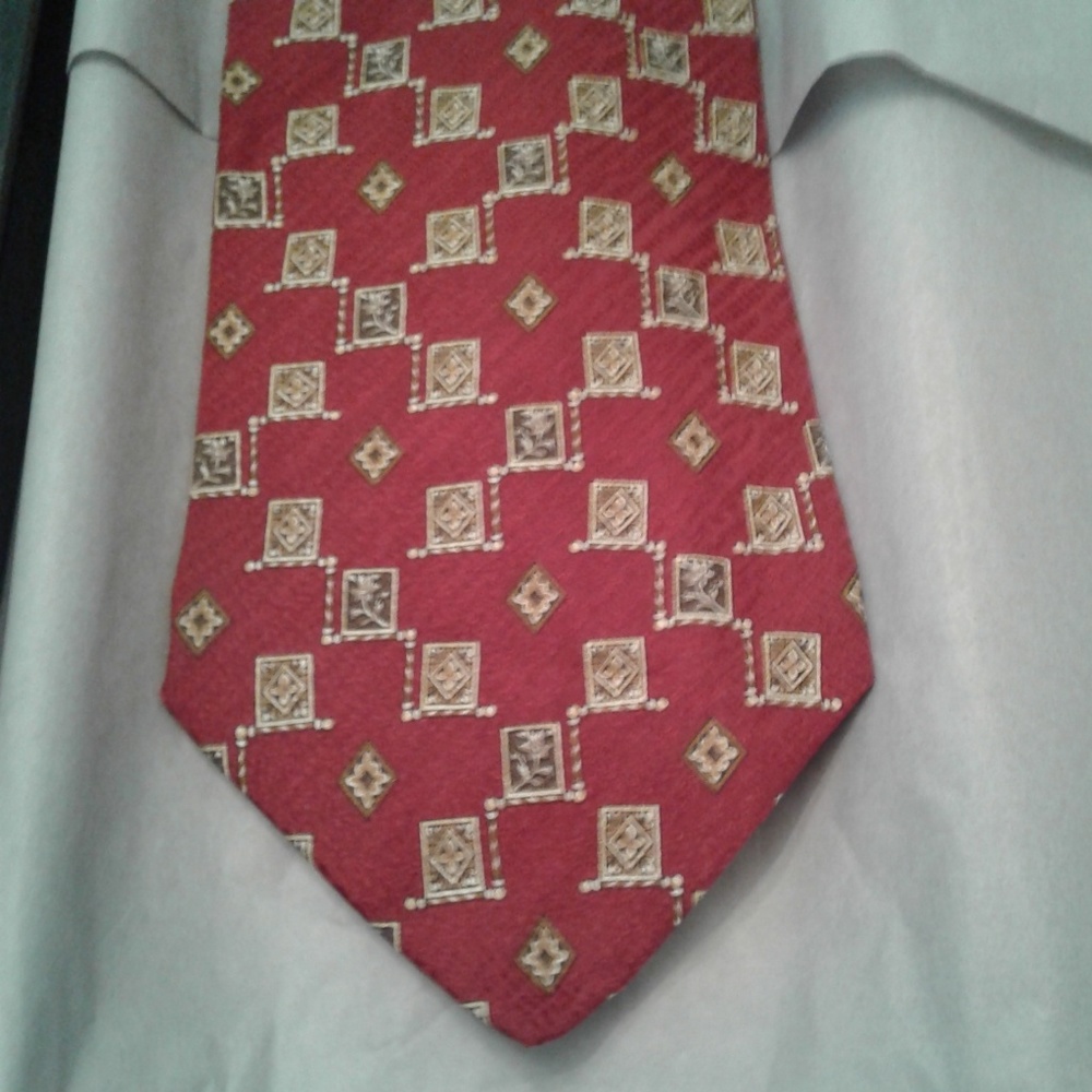🍷 Valentino 💯% Silk Tie 🍷